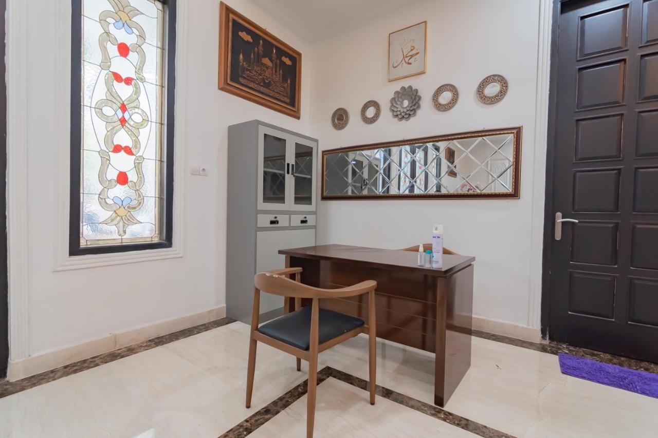 Family Homestay Syariah Cirebon Mitra Reddoorz Екстериор снимка